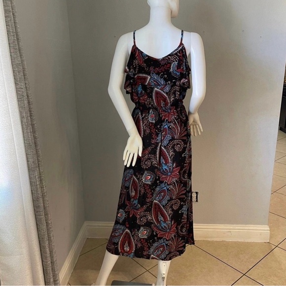 New Women’s Sleeveless Dress size 
Medium is available 
New with tags
Stretchy - Picture 6 of 9